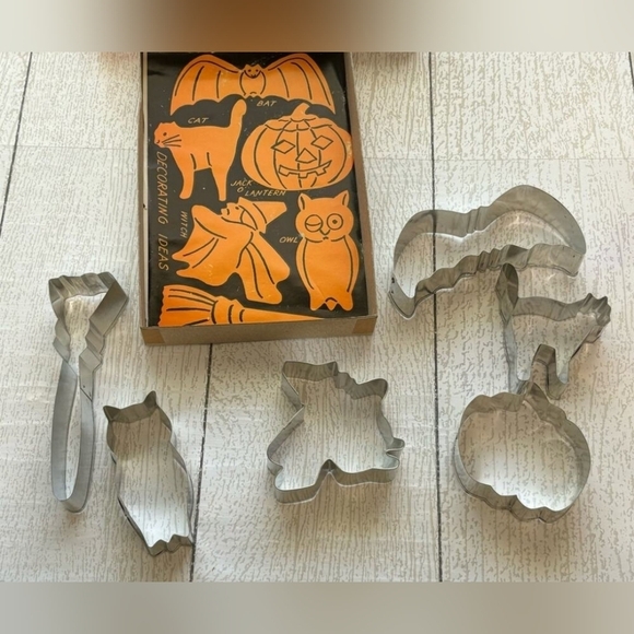 Halloween Metal Cookie Cooky Cutters Boxed Set Vintage - Picture 3 of 6